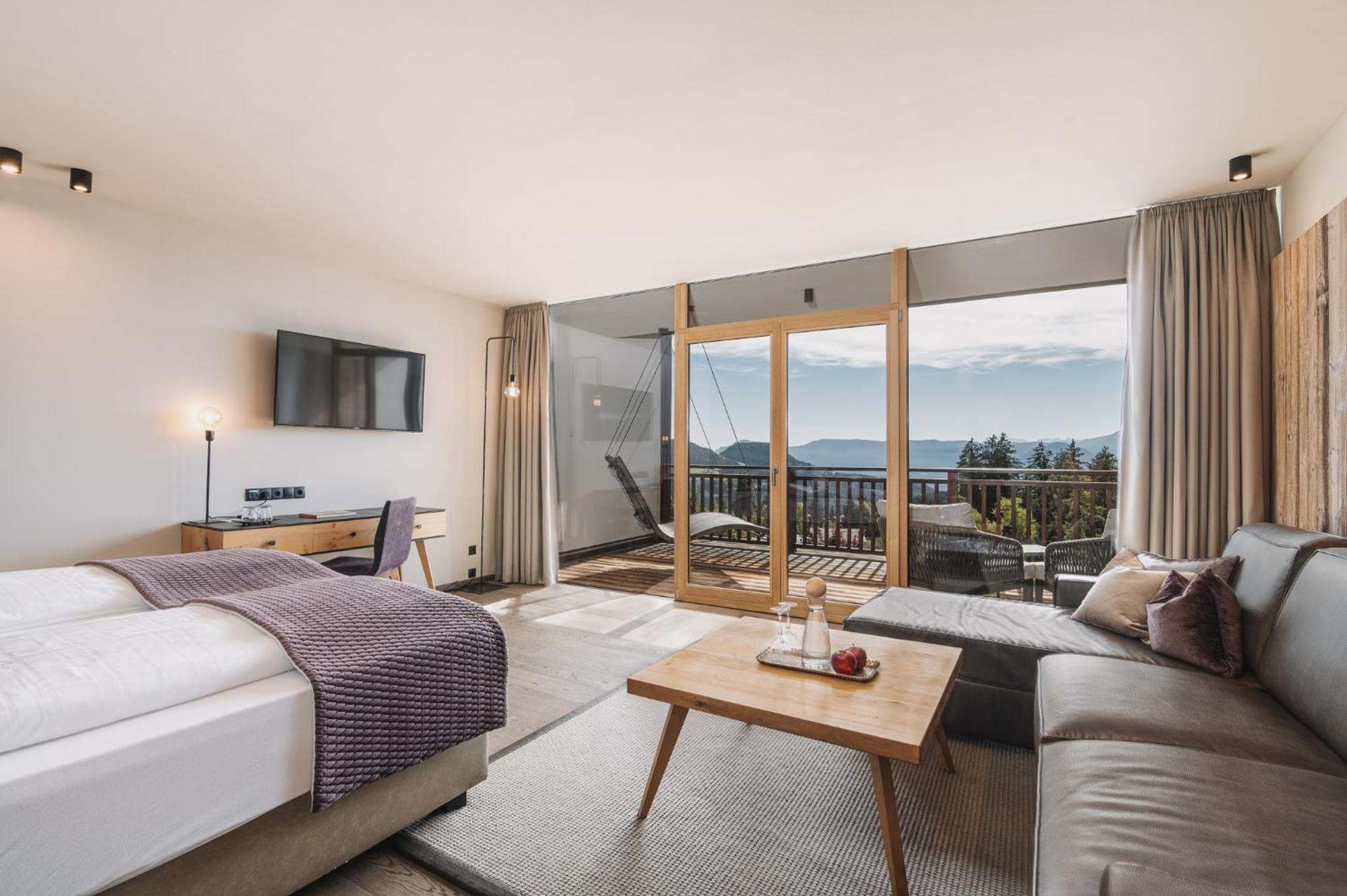 Hotel Chalet Mirabell 5*