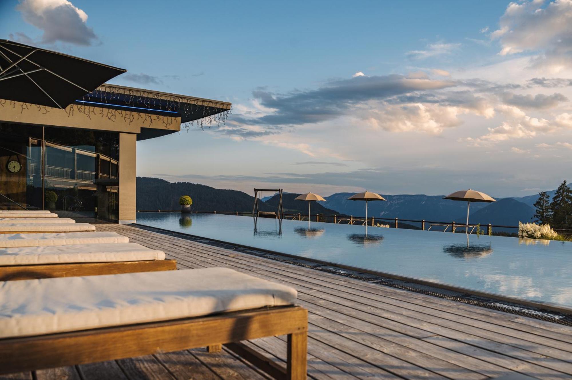 Hotel Hotel Chalet Mirabell 5*
